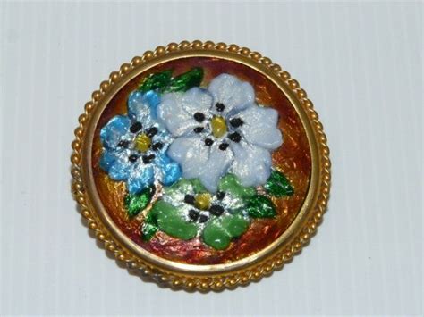 JOLIE ANCIENNE BROCHE EMAIL de LIMOGES Fleurs en épaisseur tour laiton