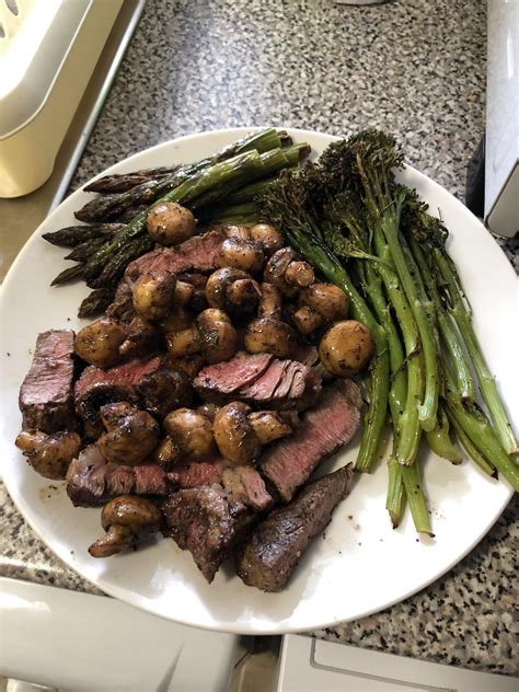 Ribeye with garlic mushrooms, Asparagus and Broccoli - Dining and Cooking