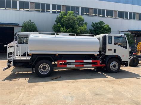 Hot Sale Water Sprinkler Bowser Drinking Tanker Canton Fair Howo