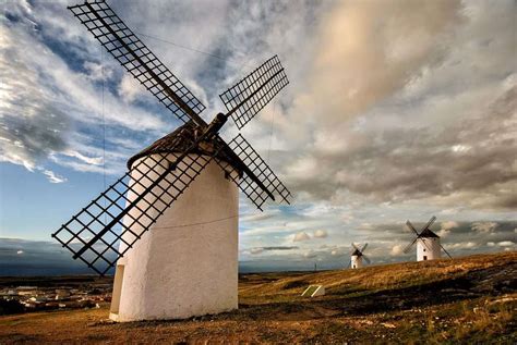 Ocho destinos de España con molinos de viento