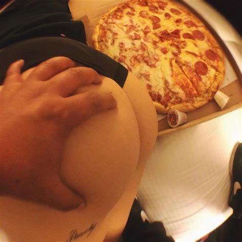 Women Eating Pizza Naked Nude Sexy Pizza Pics
