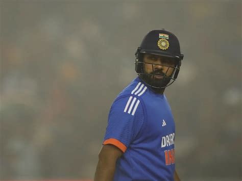 Rohit Sharma Lashed Out At Shubman Gill After His Her Run Out Know