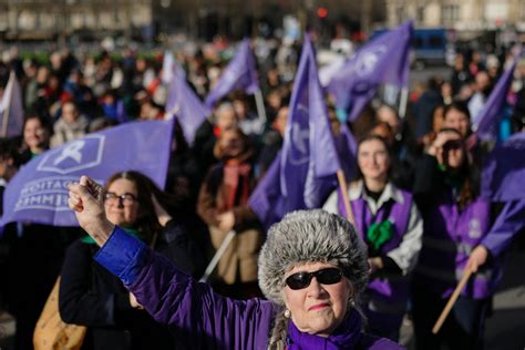 L IVG officiellement inscrite dans la Constitution après un vote du