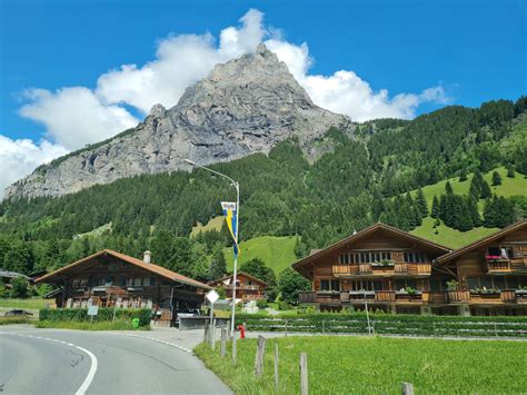 Oeschinensee In Der Schweiz Einer Der Schönsten Bergseen In Europa