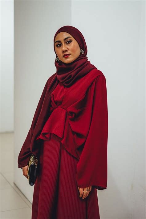 Maroon Shirt Outfit Maroon Shirts Red Hijab Black Hijab Hijab