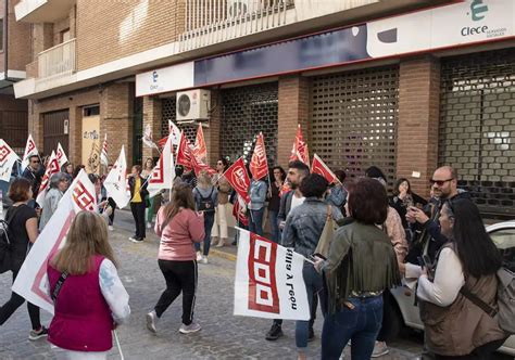 Las Trabajadoras De La Limpieza De Edificios Aceptan Una Subida Salarial Del 15 El Norte De