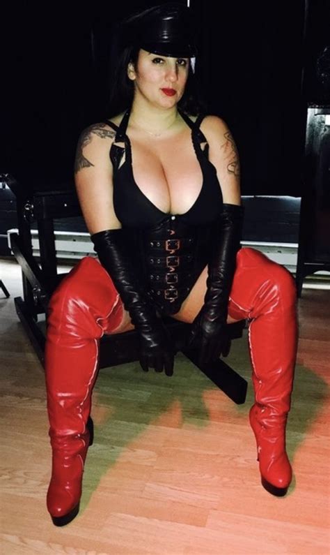 TW Pornstars 2 Pic Mistress Xena Twitter 2 For Tuesday Red Thigh