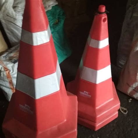 Red Plastic Nilkamal Traffic Cones Hexagonal Base Hx For Parking