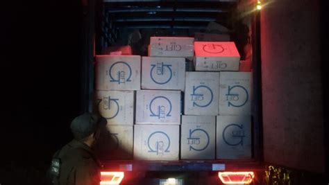 Encuentran Camión Robado Cargado Con Más De 200 Mil Paquetes De Cigarrillos