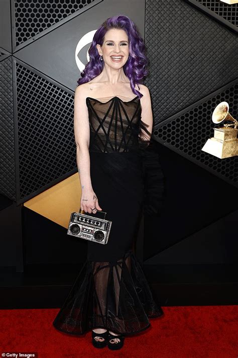 Grammys 2024 Kelly Osbournes Extreme Weight Loss Revealed In Sheer