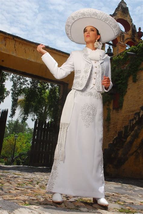 El Charro De Guadalajara Traje Charro De Gala Traje De Mariachi Mujer Trajes Charros