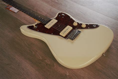 Tagima Tw 61 Woodstock Series Jazzmaster Style Electric Guitar Vintage White