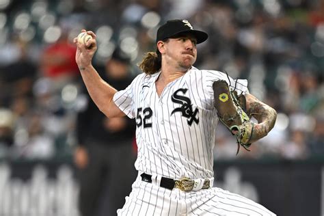 White Sox Agree To Year Deal With Free Agent Pitcher Mike Clevinger