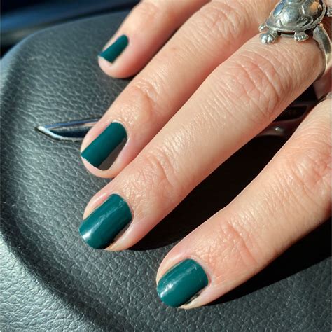 Hunter Green Manicure Green Fall Nails Fall Nail Colors Green Manicure