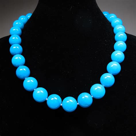 Bright blue necklace Gemstone necklace. chunky turquoise jade