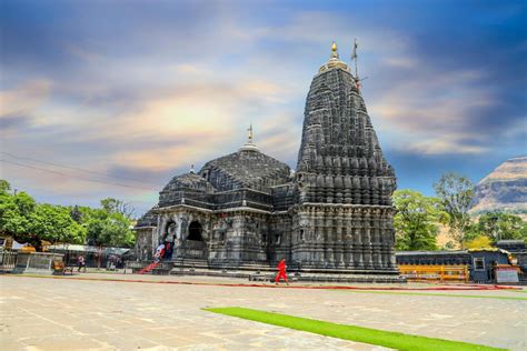 Trimbakeshwar Jyotirlinga - a unique owner of Nassak Diamond