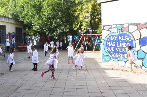 Educación publicó el Calendario Escolar 2023 y las clases comienzan el