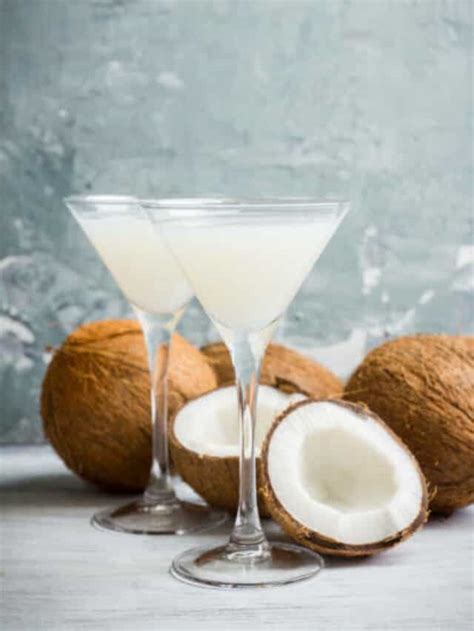 Make This Coconut Martini Cocktail In Easy Steps