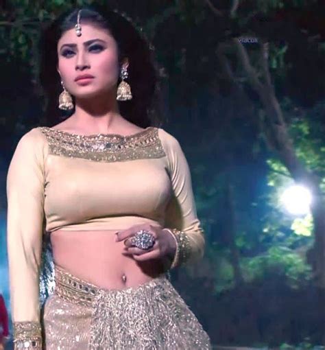 Celebrity Pics Mouni Roy Navel In Naagin Beautiful Bollywood Actress Girls Dp Stylish Hot