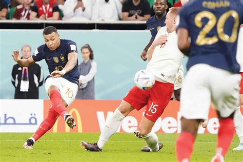 Mbappe Double Fires France Into World Cup Qfinals