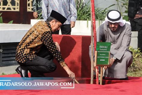 Peresmian Masjid Raya Sheikh Zayed Diawali Salat Sunah Dua Presiden