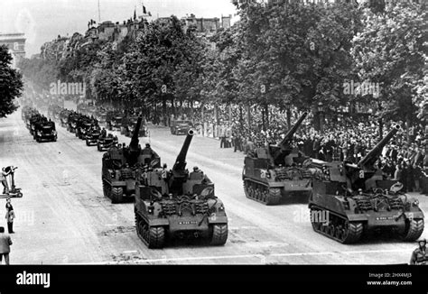 Bastille Day Parade Black And White Stock Photos And Images Alamy