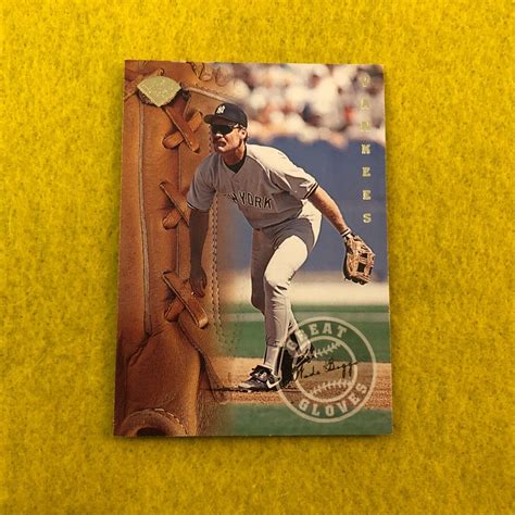 Wade Boggs Yankees Leaf Mlb Great Gloves Insert Baseball