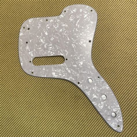 MMB 6028 USA 1957 1976 Musicmaster Bass White Pearloid Pickguard