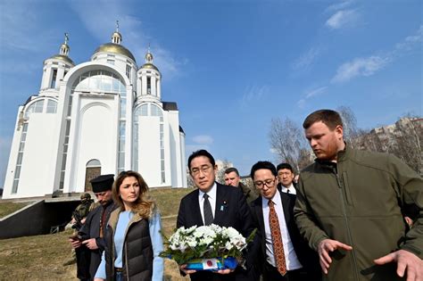 岸田文雄到訪布查鎮 稱對當地發生的殘暴行徑感憤怒 Rthk