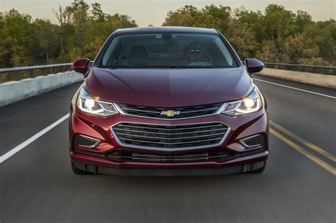 2016 Chevrolet Cruze Interior Review Taking A Closer Look