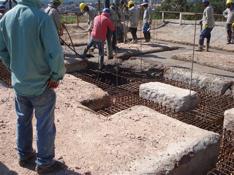 FUNDAÇÕES DO TIPO SAPATA REGISTRO DAS PRIMEIRAS TRÊS VISITAS A OBRA