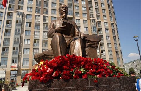 Statue of President Ho Chi Minh inaugurated in St. Petersburg