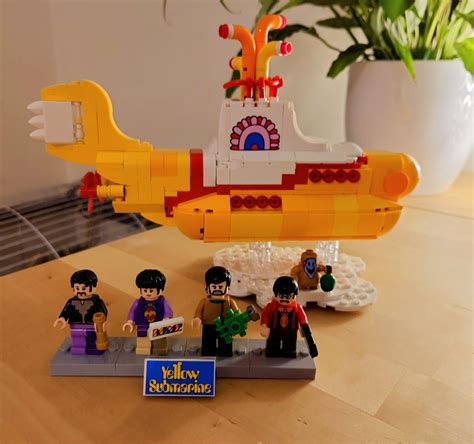 Yellow Submarine : r/lego