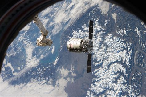 Il veicolo spaziale Cygnus è stato agganciato con successo alla