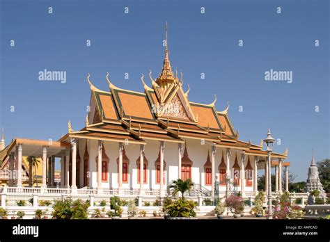 The Silver Pagoda Wat Preah Keo Phnom Penh Cambodia Stock Photo Alamy