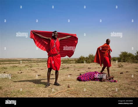 Maasai tribe men portrait wearing traditional clothing, Rift Valley ...