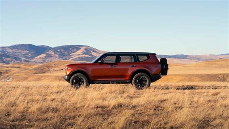 10 Things You Need To Know About The Scout Traveler Suv