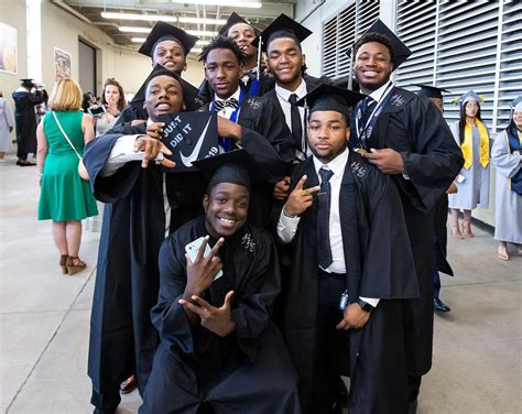 Harrisburg High School 2019 Graduation Photos