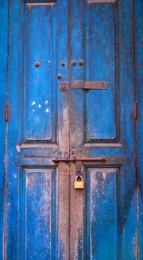 Puerta De Madera Azul Del Edificio Viejo Imagen De Archivo Imagen De