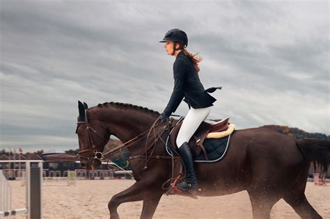 Lascension Spectaculaire Des Femmes Jockeys Dans Le Monde Du Turf