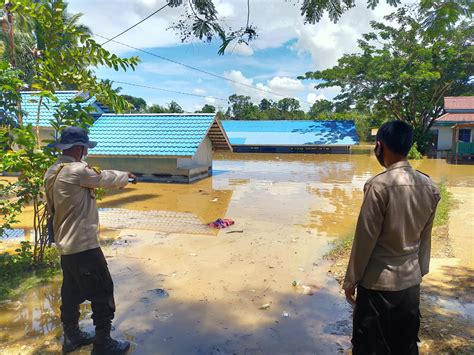 Curah Hujan Tinggi Akibatkan Banjir Dan Tanah Longsor Di Kabupaten