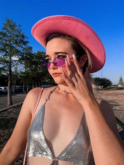 Hot Sexy Naomi Shihab Nye Bikini Pics