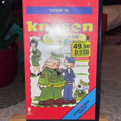 Se produkter som liknar VHS Knasen Officerare på p på Tradera