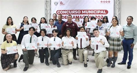 Premian A Ganadores Del Concurso Municipal De Declamaci N