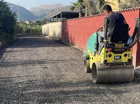 Partinico Lavori Nella Stradella Del Ccr Via Buche E Polvere