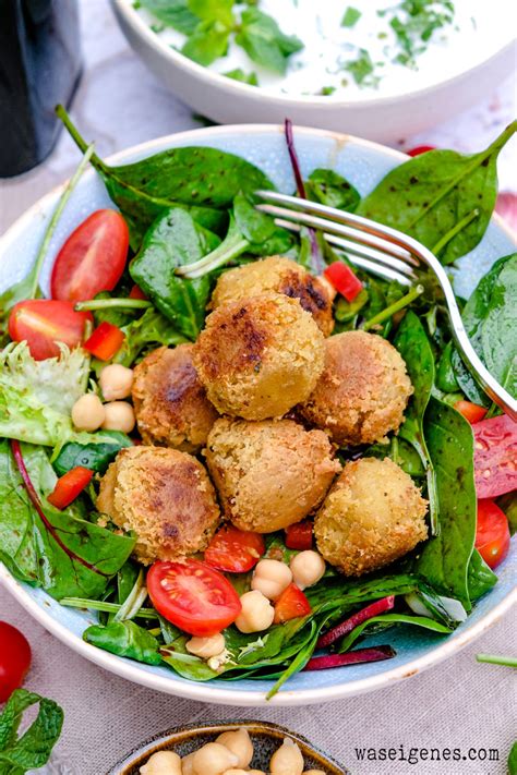 Falafel Blattspinat Salat Bowl Mit Minzjoghurt Waseigenes