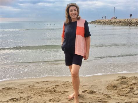 Loose Women's Jane McDonald is the ultimate beach babe – and these eight photos prove it | HELLO!