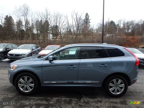 Mussel Blue Metallic Volvo Xc T Awd Inscription