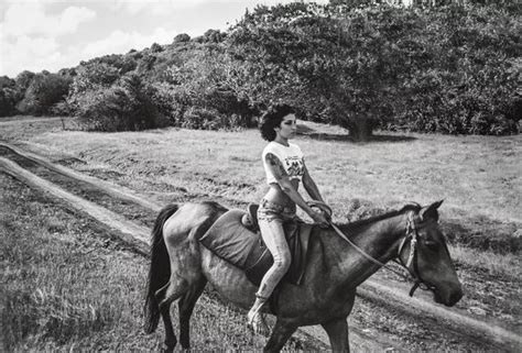 Amy Winehouse Carefree And Happy In Unseen Caribbean Holiday Photos By