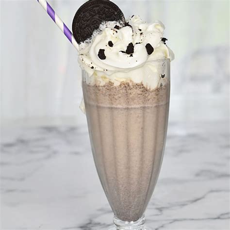 Oreo Milkshake - Full Kitchen Recipes